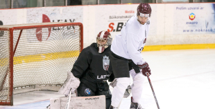 Latvijas izlases treniņnometnei pievienojušies Kaspars Daugaviņš un Kristaps Sotnieks