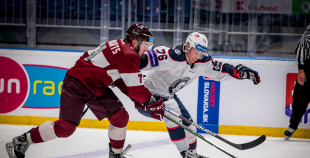 Latvijas hokeja izlase Bratislavas Ziemassvētku turnīru sāk ar uzvaru