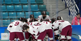 3x3 Jaunatnes olimpiāde: Latvija sagrauj Lielbritāniju un sīvā cīņā pārspēj Kazahstānu