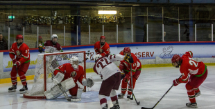 Latvijas U-18 izlase vēl vienā ilgstošā bullīšu sērijā svin uzvaru pār Baltkrieviju