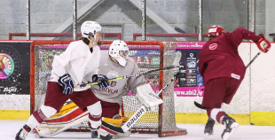 FOTO: Latvijas U-20 hokeja izlases treniņš