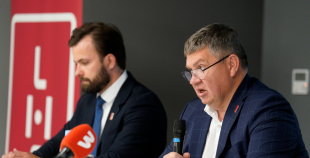Aigars Kalvītis pārliecinoši ievēlēts par Latvijas Hokeja federācijas prezidentu