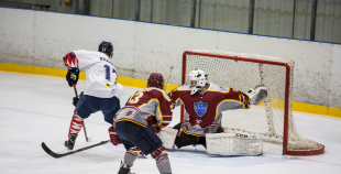 HS "Rīga" ar 4:3 negaidīti uzvar čempionvienību "Kurbads", "Prizma" turpina uzvaras gājienu 