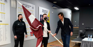 FOTO: Paziņo Latvijas izlases sastāvu un karognesēju Jaunatnes olimpiādei