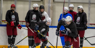FOTO: Latvijas U-18 hokeja izlases treniņš