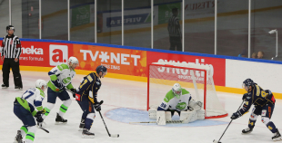 "Mogo" ar 5:3 sezonas pirmajā spēlē sarūgtina čempionus "Kurbads"