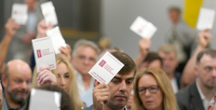 Aigars Kalvītis pārliecinoši ievēlēts par Latvijas Hokeja federācijas prezidentu