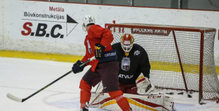 Latvijas hokeja izlase aizvada pirmo treniņu pirms gaidāmā turnīra Francijā