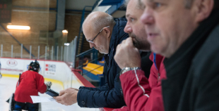 FOTO: Hārtlijs viesojās Jelgavas hokeja klubā un novada bērniem treniņu 