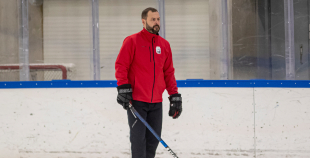 FOTO: Latvijas izlase pilnā sastāvā "slīpē" vairākumu
