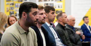 Aigars Kalvītis pārliecinoši ievēlēts par Latvijas Hokeja federācijas prezidentu