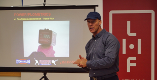 FOTO: Hokeja speciālists Šons Skiners uzstājas seminārā Latvijā!