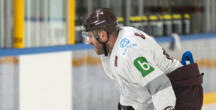 FOTO: Latvijas hokeja izlase gatavojas Pekinas olimpiskajām spēlēm