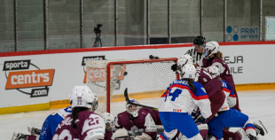 Latvijas sieviešu izlase Pasaules čempionāta atklāšanas mačā piekāpjas Slovākijai