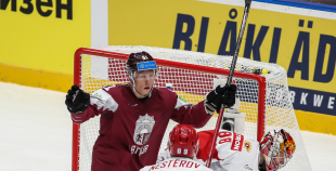 Latvijas hokeja izlase sīvā cīņā atzīst Krievijas valstsvienības pārākumu 