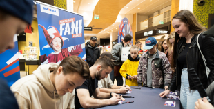 Latvijas izlases hokejisti un treneri tiekas ar līdzjutējiem!
