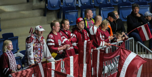 Latvijas izlase lieliski cīnās, taču mača izskaņā piekāpjas Šveicei