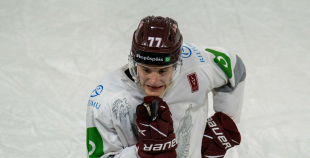 FOTO: Latvijas hokeja izlase gatavojas Pekinas olimpiskajām spēlēm