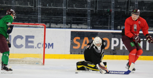 FOTO: Latvijas izlases treniņš Seržī ledus arēnā 