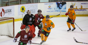 FOTO: Latvijas hokeja izlase aizvada pirmo treniņu gatavojoties pasaules čempionātam