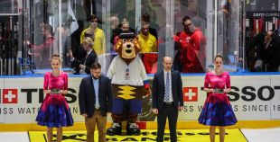 Latvijas hokeja izlase sīvā cīņā atzīst Krievijas valstsvienības pārākumu 