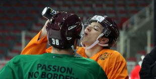 Latvijas hokeja izlases aizvada pirmo treniņu "Arēnā Rīga"