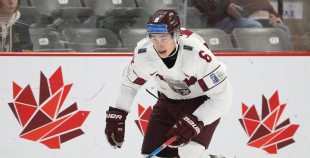 Latvijas hokejisti sīvā cīņā piekāpjas Slovākijas komandai