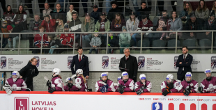 Latvijas sieviešu izlase Pasaules čempionāta atklāšanas mačā piekāpjas Slovākijai