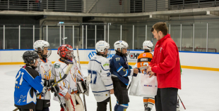 FOTO: Apbalvotas LBJČH labākās komandas un rezultatīvākie spēlētāji