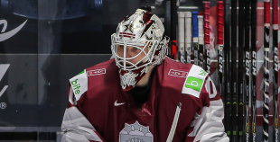 Latvijas hokeja izlase sīvā cīņā atzīst Krievijas valstsvienības pārākumu 