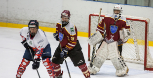 HS "Rīga" ar 4:3 negaidīti uzvar čempionvienību "Kurbads", "Prizma" turpina uzvaras gājienu 