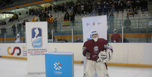 Latvijas sieviešu hokeja izlasei neveiksme pirmajā PČ spēlē