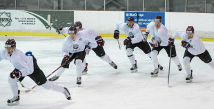 Latvijas izlases treniņnometnei pievienojušies Kaspars Daugaviņš un Kristaps Sotnieks