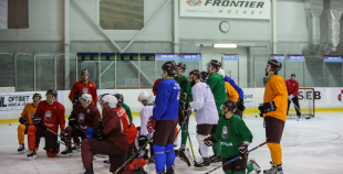 Latvijas hokeja izlase aizvada pirmo treniņu pirms gaidāmā turnīra Francijā