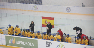 Latvijas sieviešu hokeja izlasei neveiksme pirmajā PČ spēlē