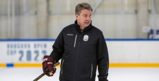 FOTO: Latvijas izlase pilnā sastāvā "slīpē" vairākumu