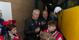 FOTO: Hārtlijs viesojās Jelgavas hokeja klubā un novada bērniem treniņu 