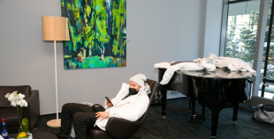 FOTO: Latvijas hokeja izlases dodas uz Pekinas olimpiskajām spēlēm