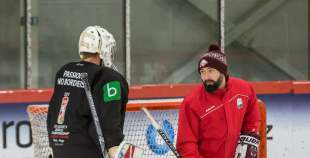 Latvijas nacionālā hokeja izlase aizvada pirmo kopīgo ledus treniņu