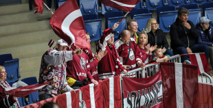 Latvijas izlase lieliski cīnās, taču mača izskaņā piekāpjas Šveicei