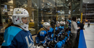 Vakar tika aizvadīta pirmā "Optibet" Baltijas sieviešu hokeja čempionāta spēle starp SHK "Laima" un "L&L Hope"