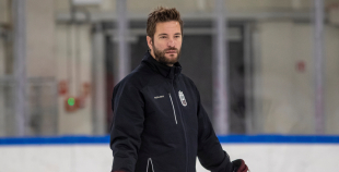 FOTO: Latvijas izlase pilnā sastāvā "slīpē" vairākumu