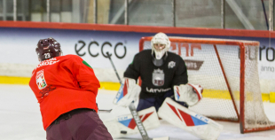 Latvijas nacionālā hokeja izlase aizvada pirmo kopīgo ledus treniņu