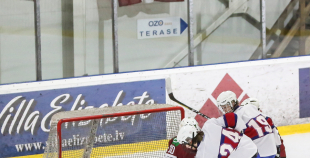 FOTO: Latvijas U-16 izlase pirmajā mačā ar 5:3 uzvar Norvēģiju 