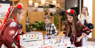 Latvijas izlases hokejisti un treneri tiekas ar līdzjutējiem!