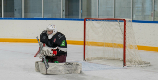 FOTO: Latvijas hokeja izlase gatavojas Pekinas olimpiskajām spēlēm