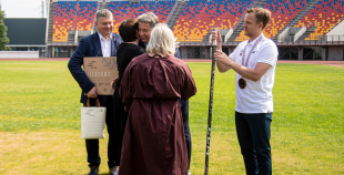 Latvijas hokeja izlase saņem solītās biļetes uz Dziesmu un Deju svētkiem