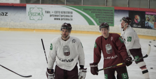 VIDEO + FOTO: Latvijas hokeja izlase oficiāli uzsāk treniņnometni 