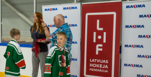 FOTO: Apbalvotas LBJČH labākās komandas un rezultatīvākie spēlētāji