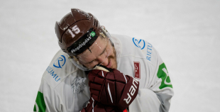 FOTO: Latvijas hokeja izlase gatavojas Pekinas olimpiskajām spēlēm